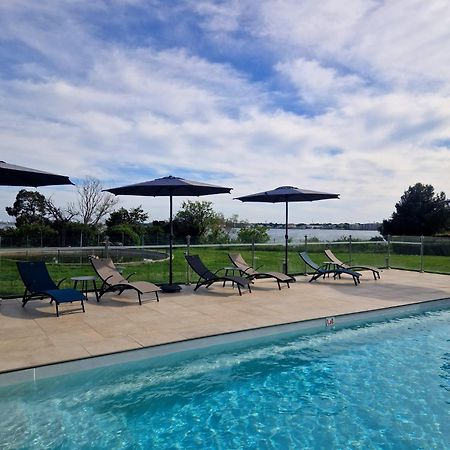 Ariane Hotel Fos Sur Mer Fos-sur-Mer Bagian luar foto