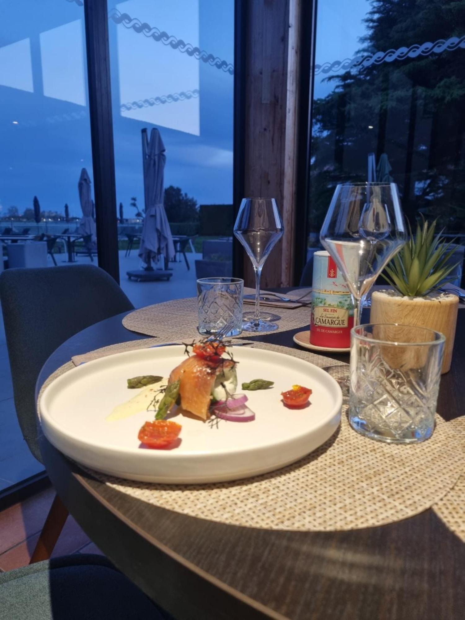 Ariane Hotel Fos Sur Mer Fos-sur-Mer Bagian luar foto