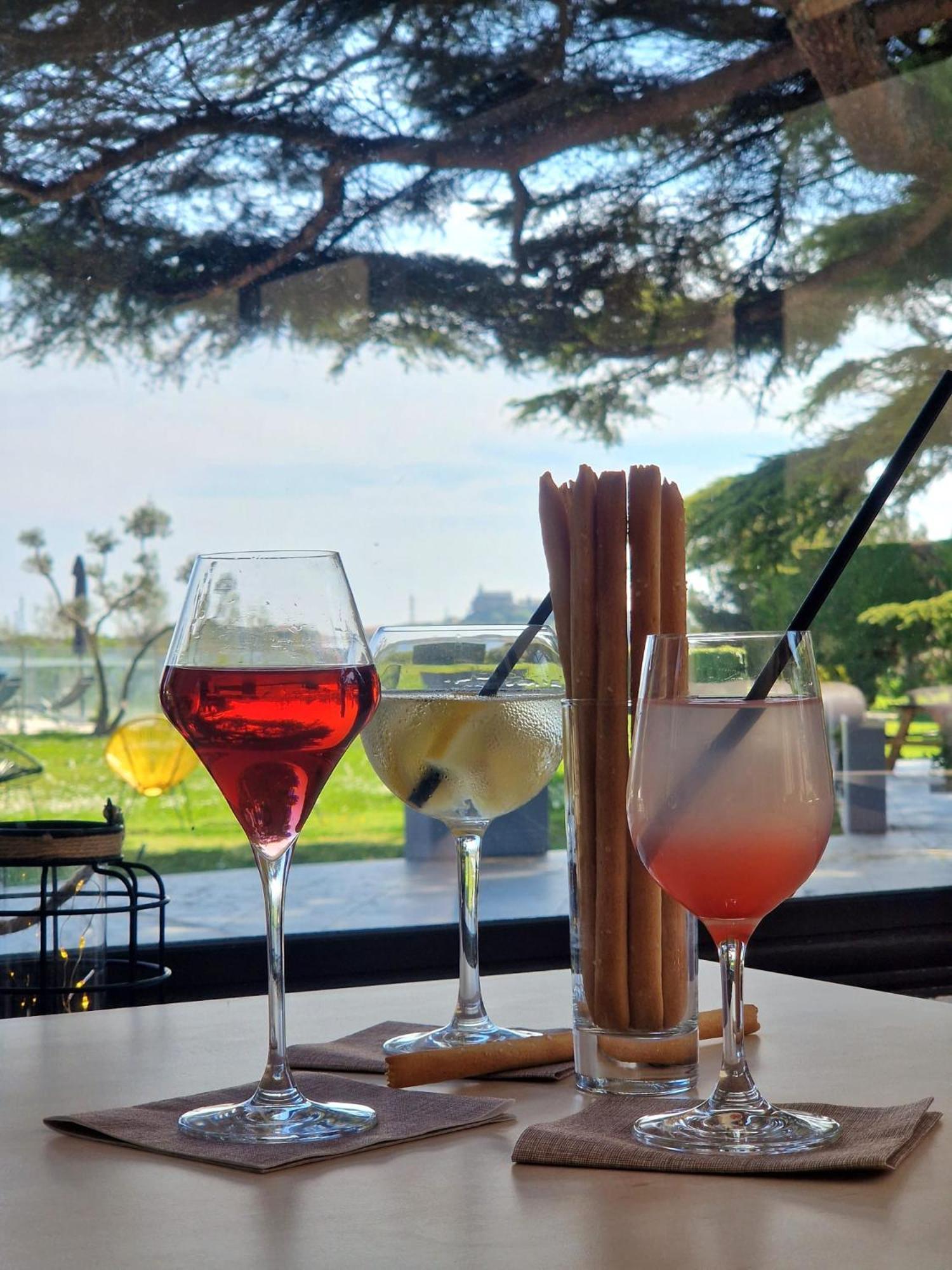 Ariane Hotel Fos Sur Mer Fos-sur-Mer Bagian luar foto