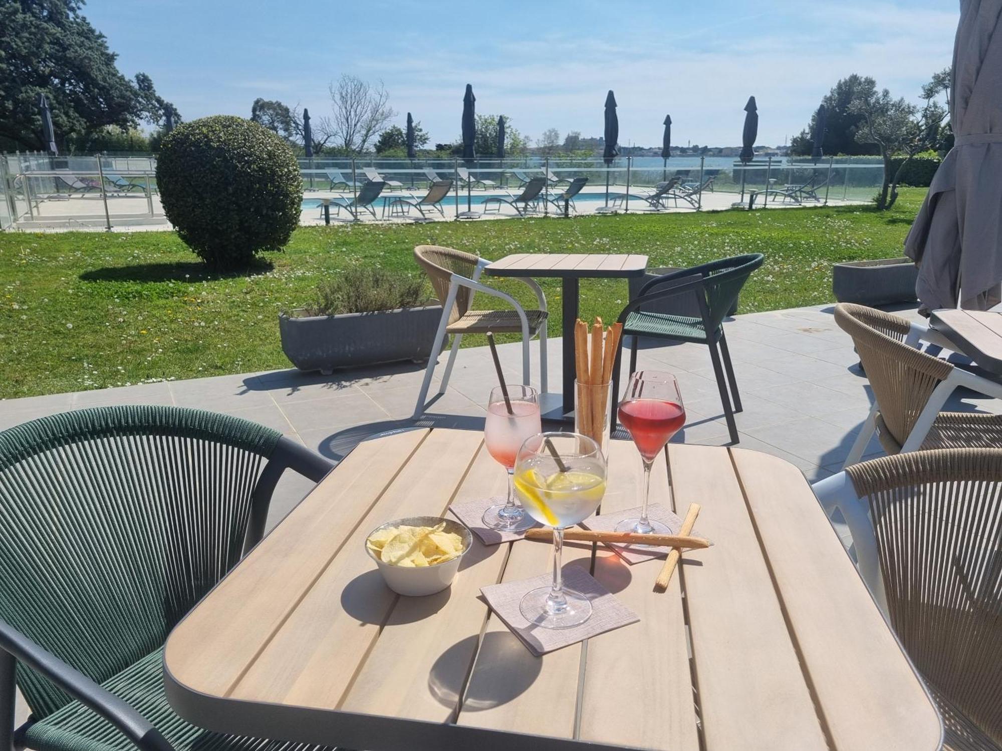 Ariane Hotel Fos Sur Mer Fos-sur-Mer Bagian luar foto