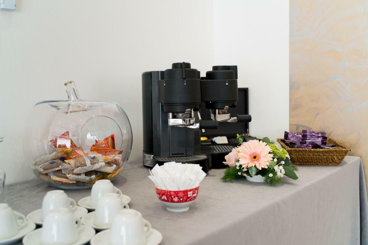 Ariane Hotel Fos Sur Mer Fos-sur-Mer Bagian luar foto